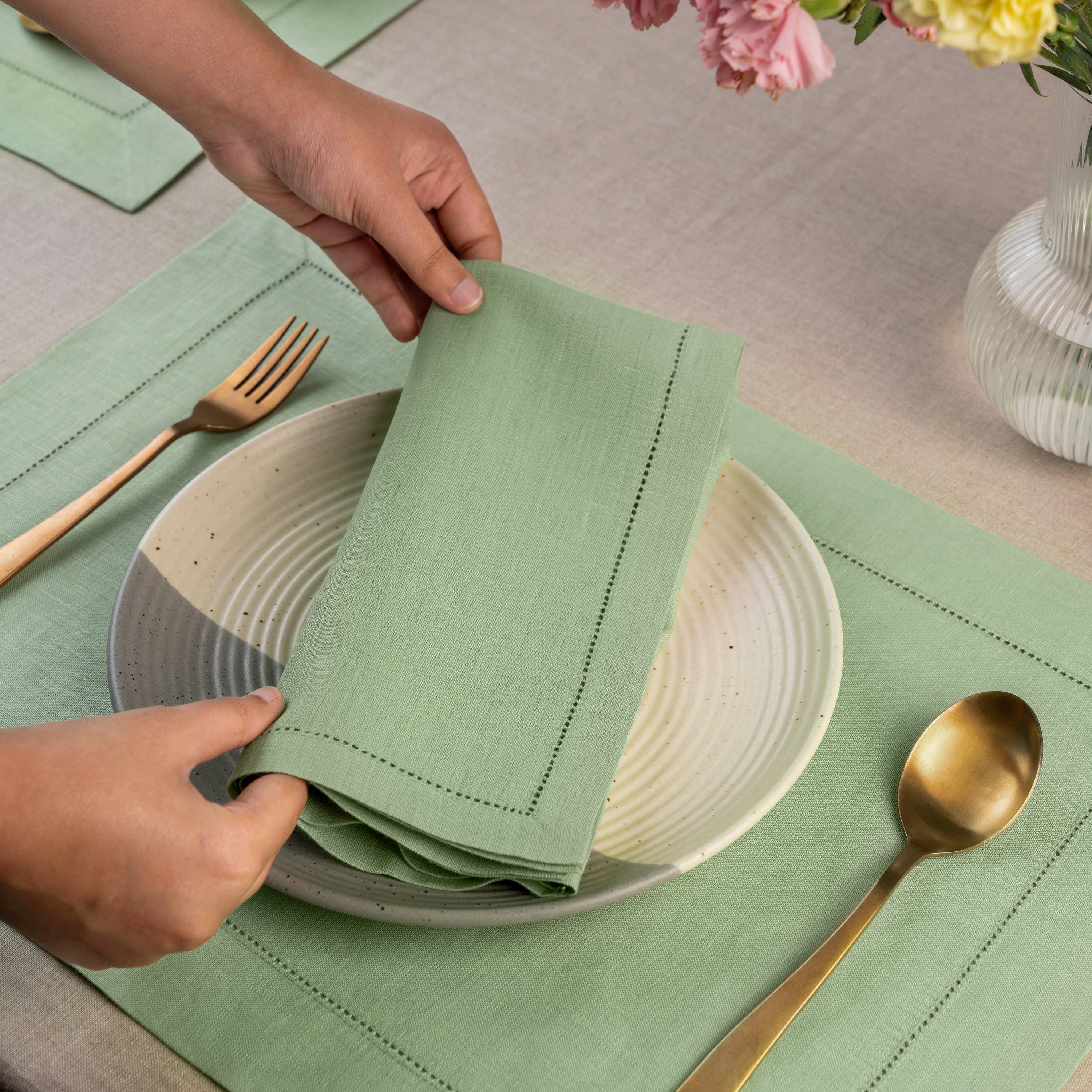 D'Moksha – wholesale Dinner & cloth napkin – Sage Green Linen Napkins 20 x 20 Inch - Hemstitch1