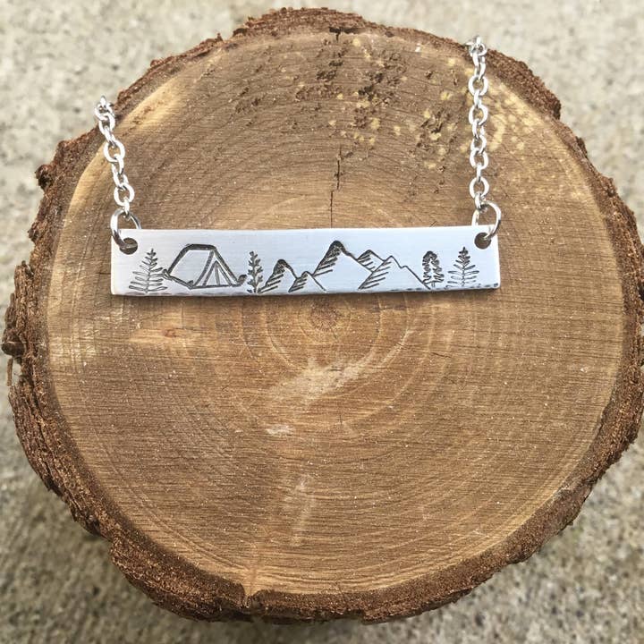 Tält camping scen bar halsband i silverfärg för wholesale av Jamie Haley Designs