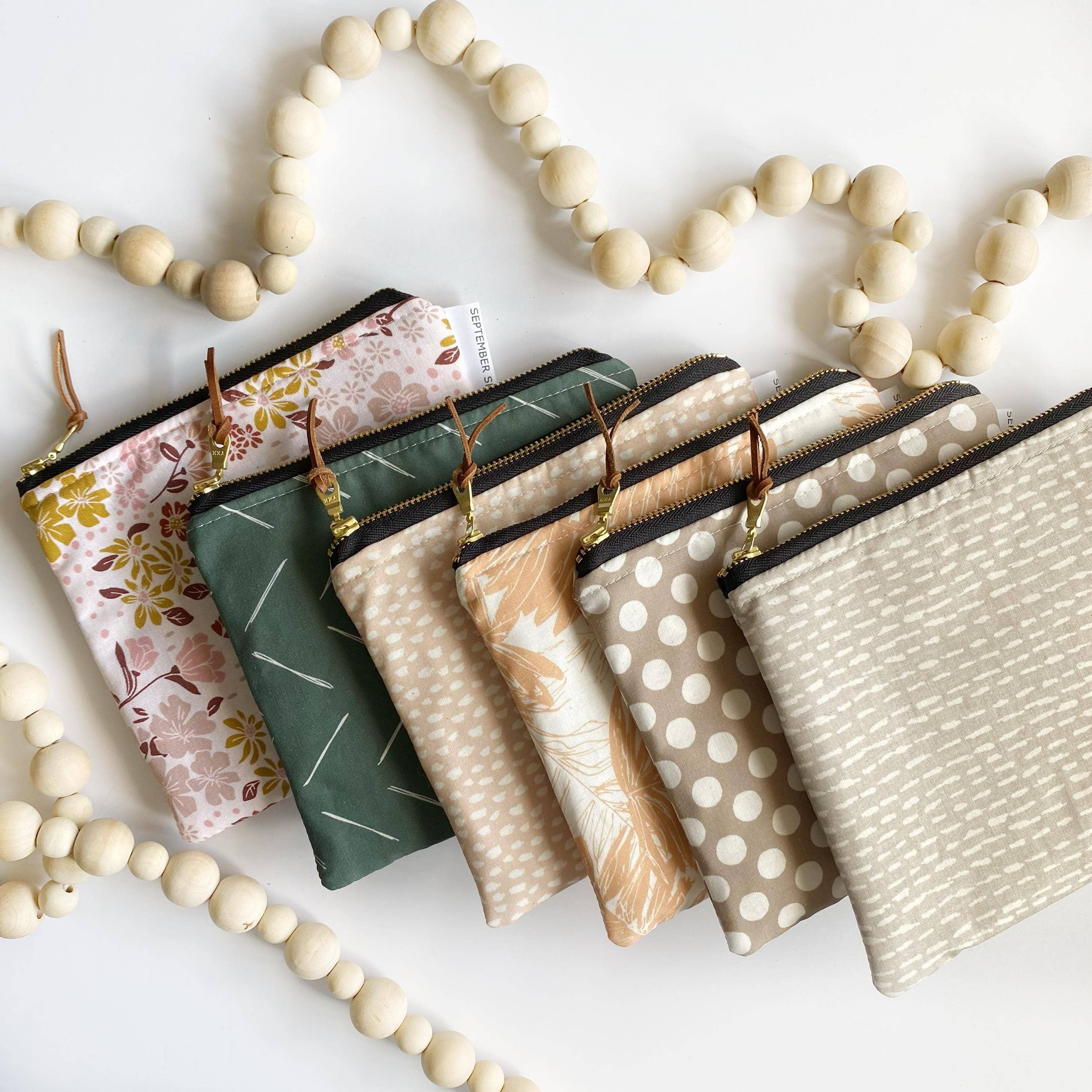 September Skye Bags & Accessories - Wholesale Pouch – Women’s - Simple zipped pouch in linen dot2