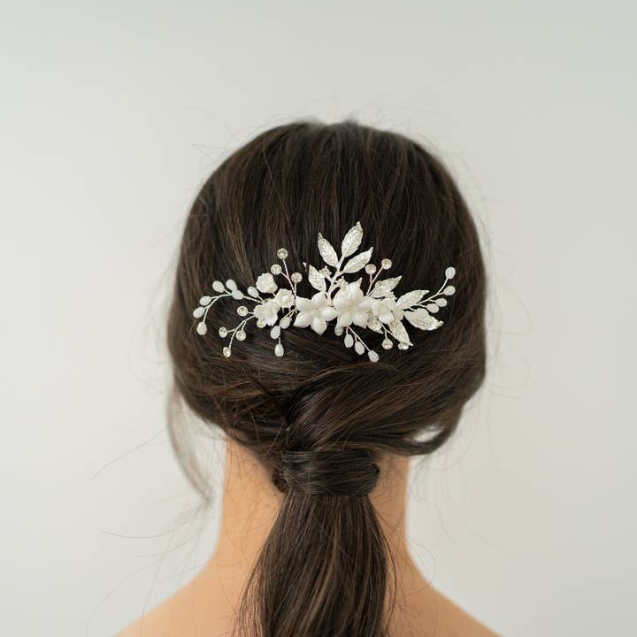 L'Aurora per la vendita all'ingrosso da parte di Brides and Belts