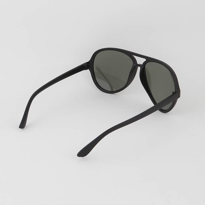 Mix Color Tinted Round Aviator Sunglasses for wholesale on Faire