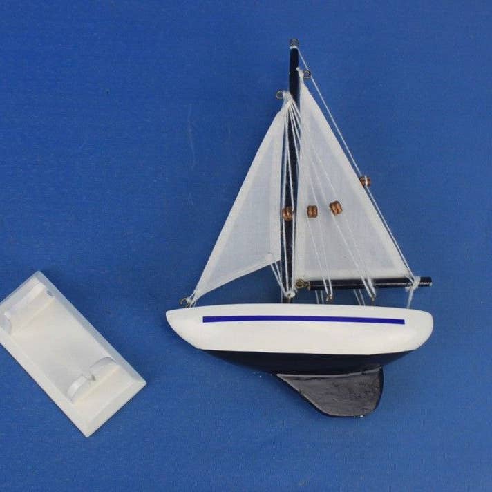 Hampton Nautical - Wholesale Tafelbladdecoratie - Blue Pacific Sailer Model Zeilboot Decoratie 9"