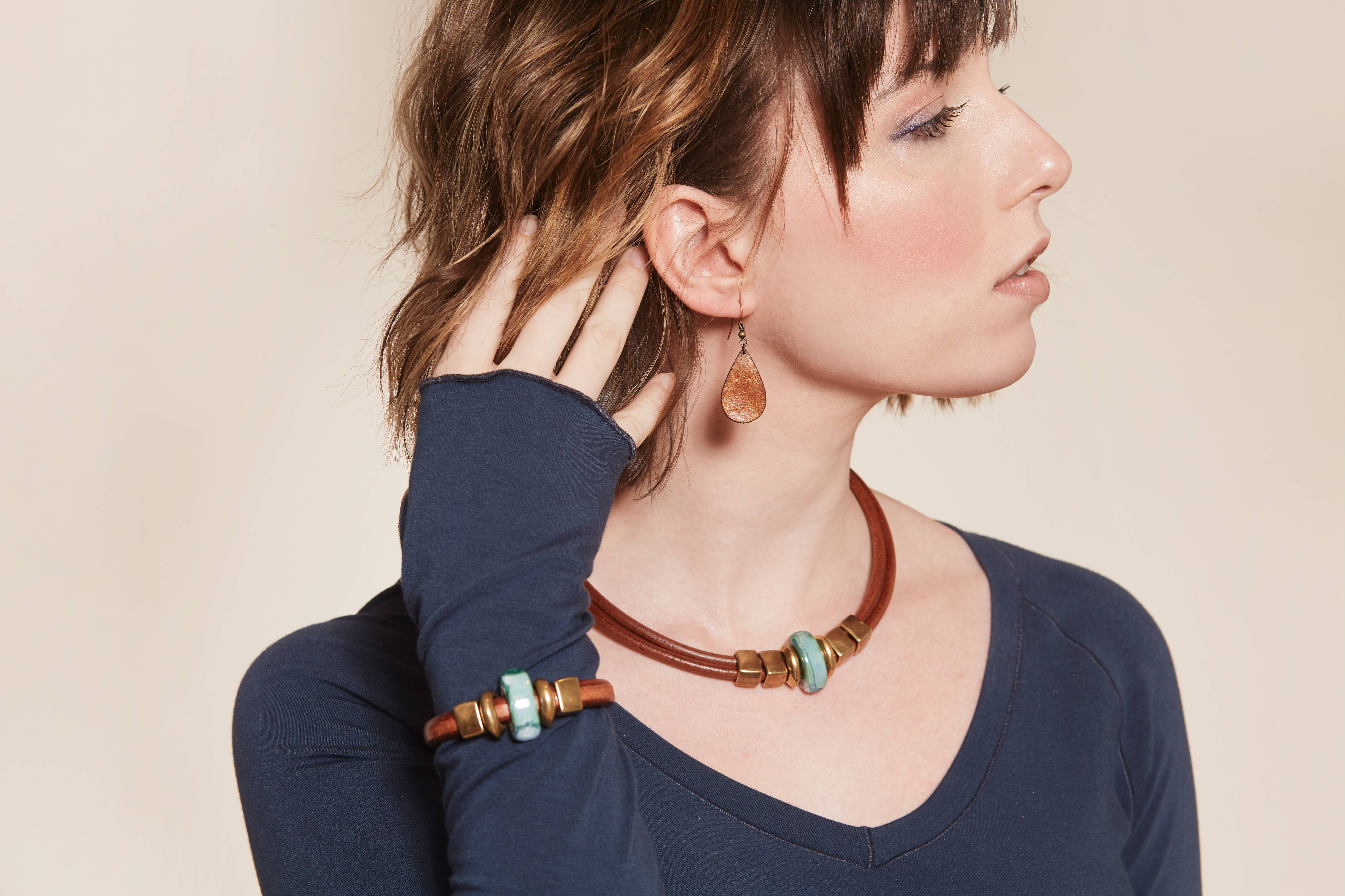 Diana Kauffman Designs – wholesale Beaded bracelet – Iguana Leather Bracelet1