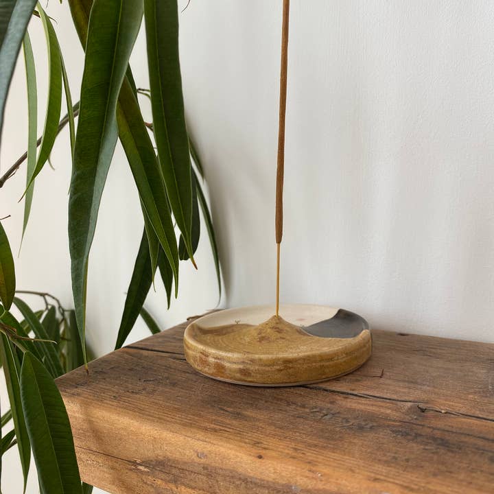 Hannah Bigley – wholesale Candle holder – Mountain Incense Holder - Stoneware Ceramic1