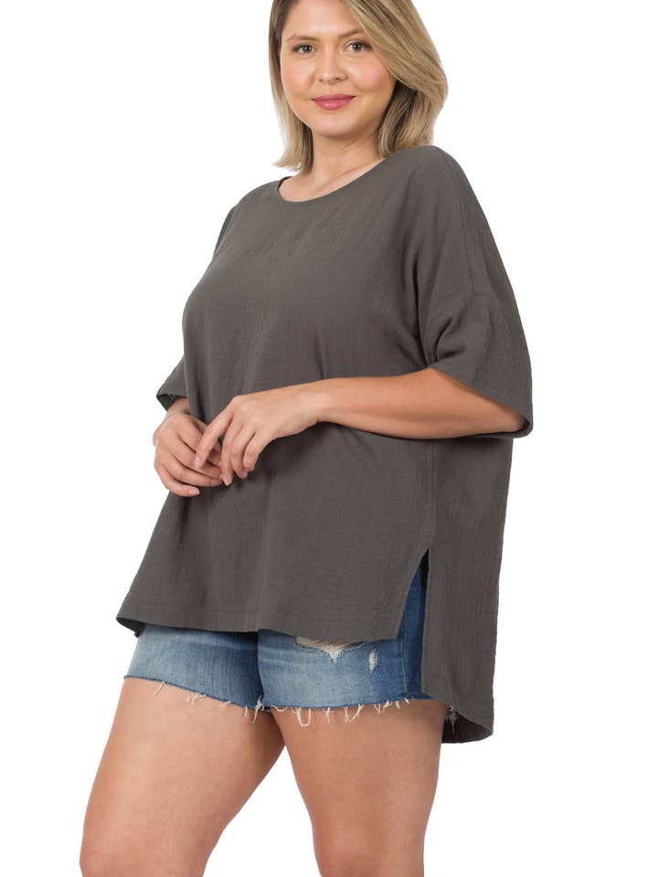 .SI-22565 Plus Woven Gauze Round Neck High Low Hem Top for wholesale by 42POPS