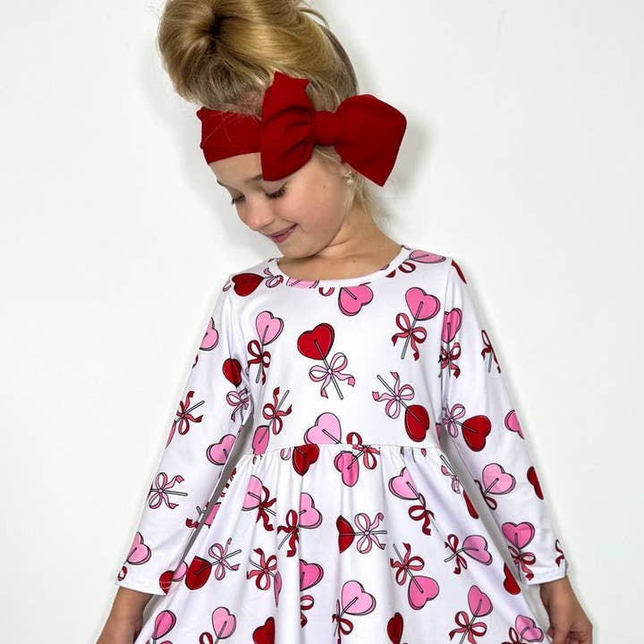 Robe Filles Sucker for Love pour la vente par Clover Cottage