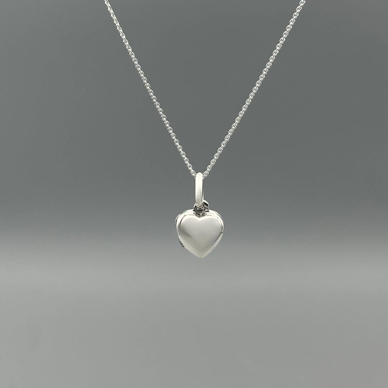 Something Silver - Vente Collier à médaillon - Petit médaillon cœur en argent0
