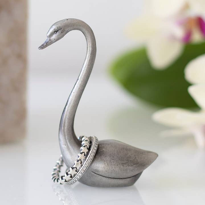 Something Different Wholesale - Wholesale Jewelry Stand & Display - Metal Swan Ring Holder0