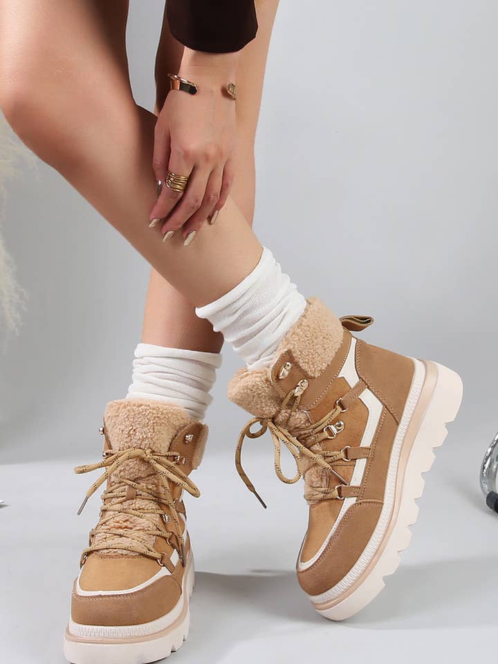 BELLICY / Cink-me - Wholesale Booties - Women's - L-601, Tricolor mountain-style ankle boots in suede1