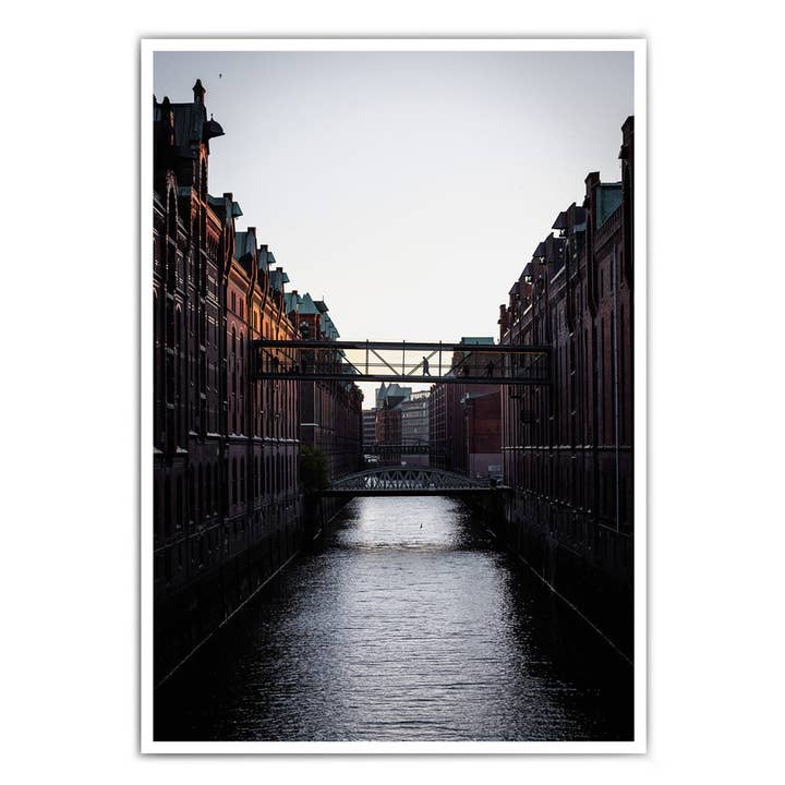 Kraftvolle Speicherstadt - Hamburg Wandbild - Home Wanddeko für den Großhandel von 4one Pictures