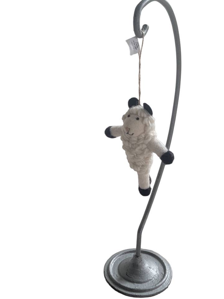 ORN806 - Adorno Navideño de Fieltro de Lana - Oveja de Pie Crema para venta al por mayor de Evergreen Guardian Imports