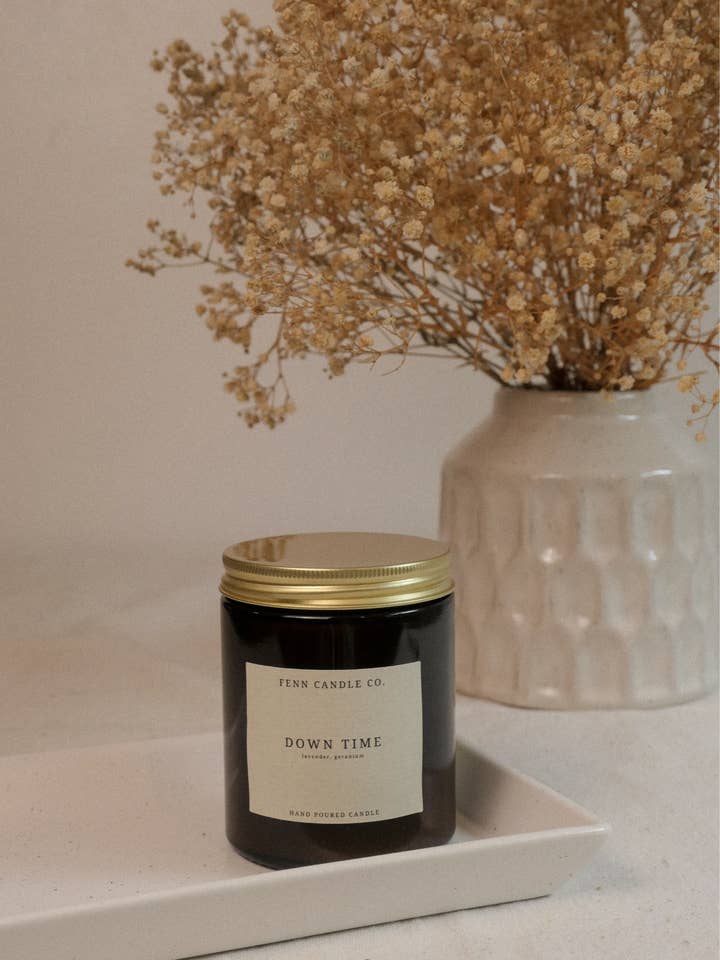 Temps d'arrêt • Moyen | Bougie à la cire de soja | Bougie à l'huile essentielle pour la vente par Fenn Candle Co.
