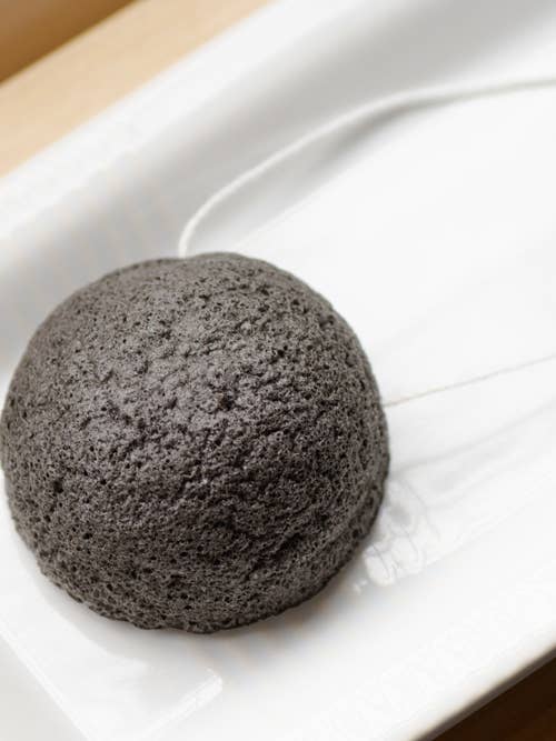 LUNA Charcoal Facial Sponge - Bulk Unpackaged - No Tox Life for wholesale by No Tox Life