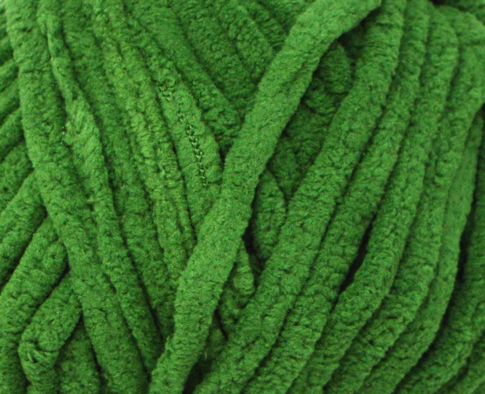 Creative World of Crafts - Wholesale Yarn - Hello Love Blanket Plush Yarn 100g38