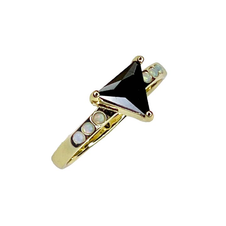 Benny Loves Stella – Großhandel Mehrsteinige Ringe – Trinity Mountain Ring mit Opal & Onyx