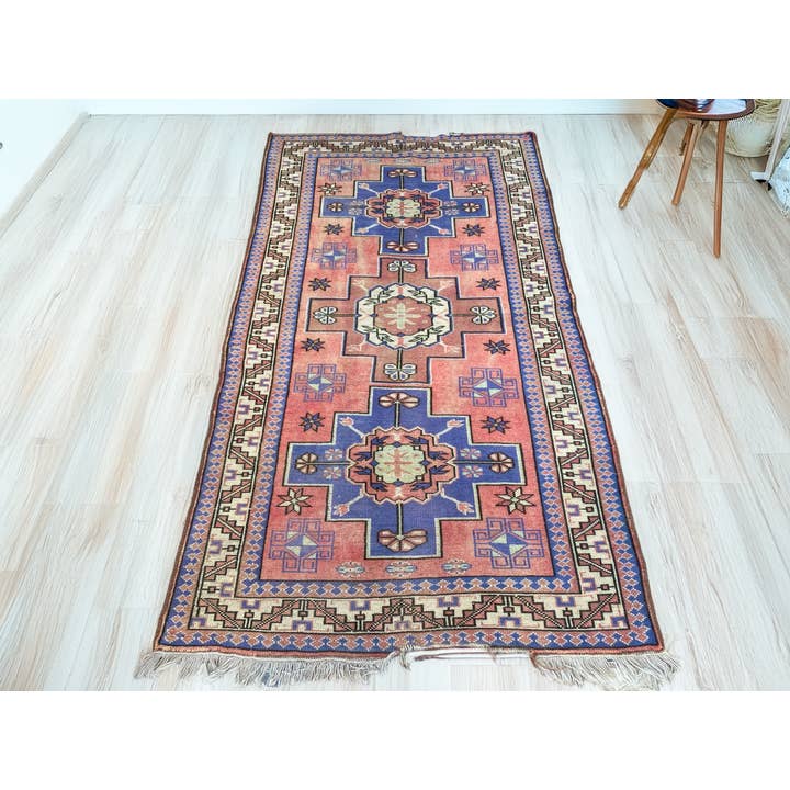 Tapis Vintage Fait Main en Laine Kurde Caucasien Turc Bleu 3x6 pour la vente par Oushak Rugs