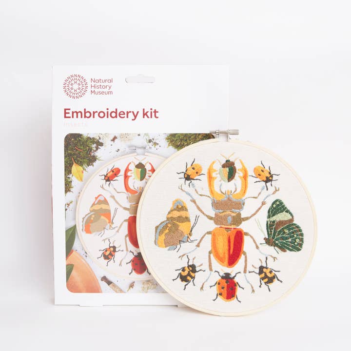 West Design Products - Wholesale Borduurbenodigdheden - Natuurhistorisch Museum Borduurraam Kit, Insecten 8"