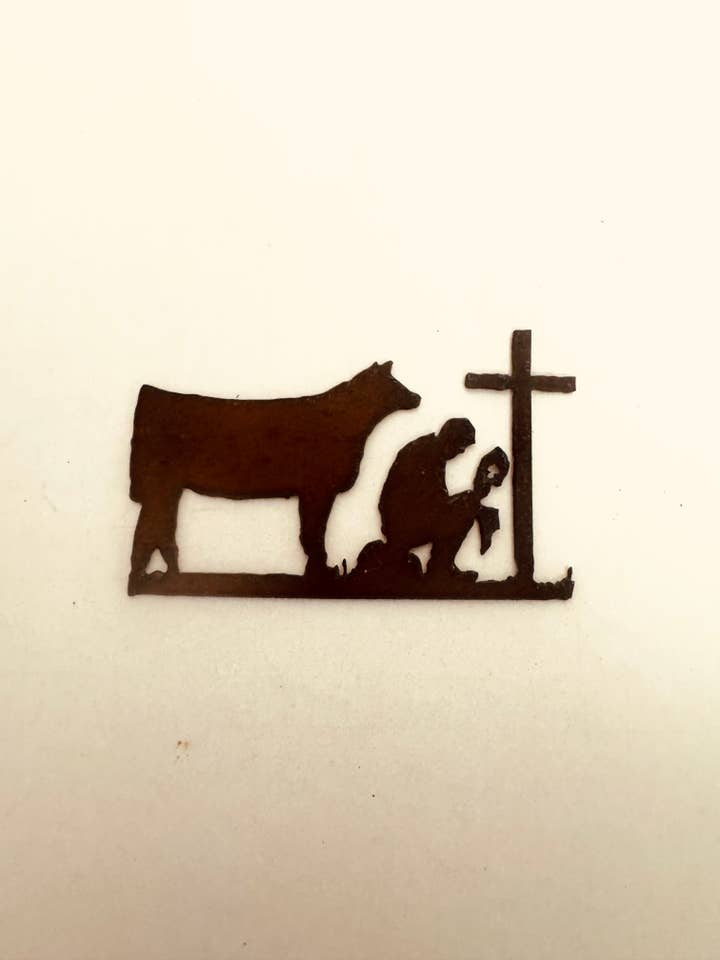 Aimant de prière cowboy avec génisse en PROMOTION pour la vente par Universal Ironworks USA