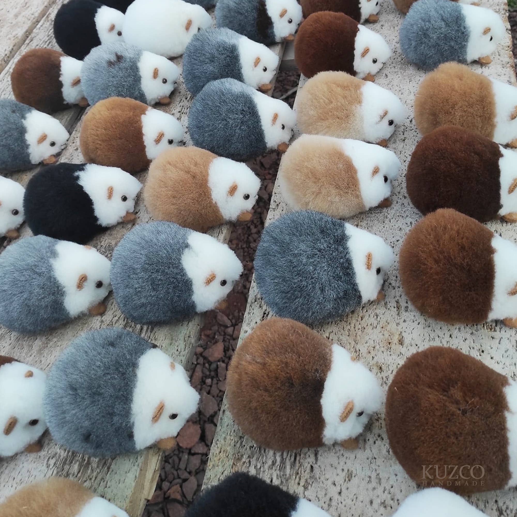 KuzcoHandmade - Vente Peluche – enfant et bébé - Cochon d'Inde en peluche en cuir d'alpaga3