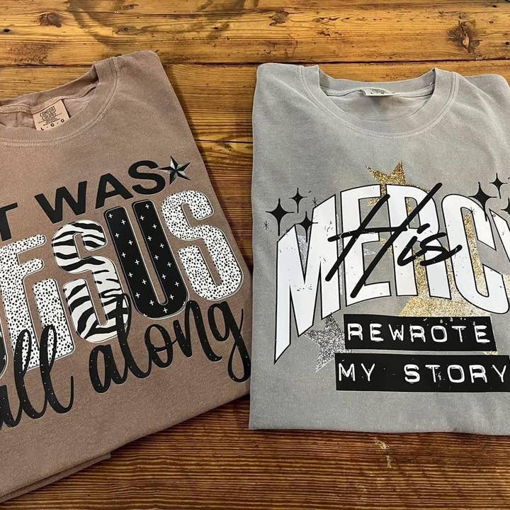 Mercy Herschreef mijn Verhaal Geloof Comfort Kleuren Grafisch T-shirt voor wholesale door ZZ Threadz