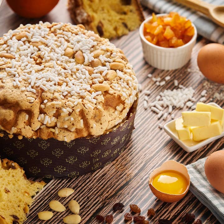 Panettone classico mandorlato 750 g per la vendita all'ingrosso da parte di La Forneria di Pula