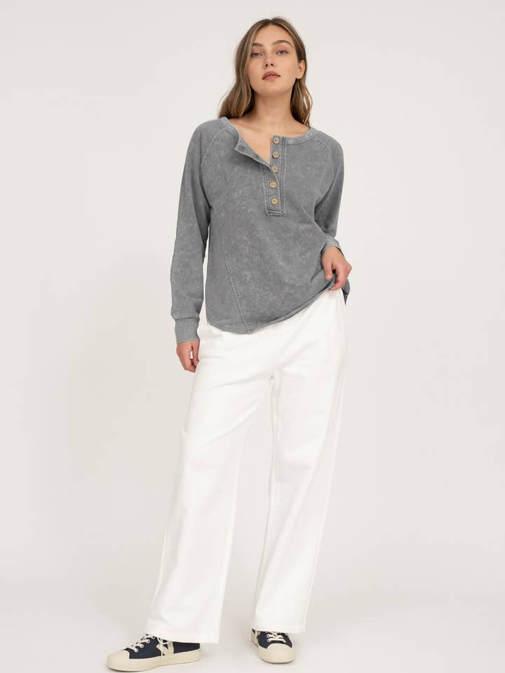 Blu Pepper - Wholesale Knit Top - Women's - WASHED HENLEY RAGLAN LONG SLEEVE KNIT TOP
