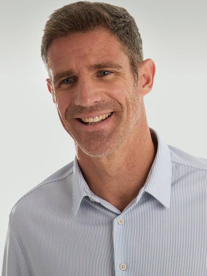 Navy tusind stribe kjoleskjorte for engroshandel hos Sepiia