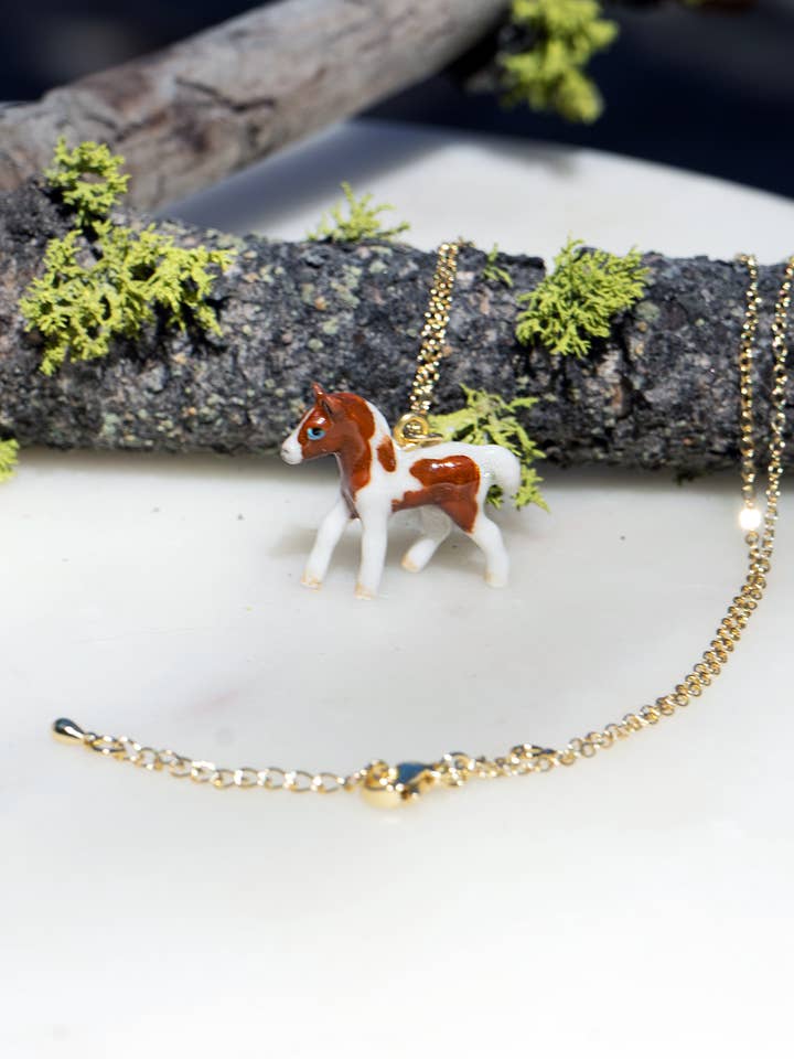 Collana Tiny Yay o Neigh per la vendita all'ingrosso da parte di Peter and June