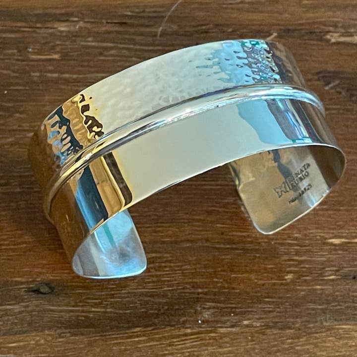 Banket og glat armbånd i sterlingsølv for engroshandel hos Renata Rubio 92.5