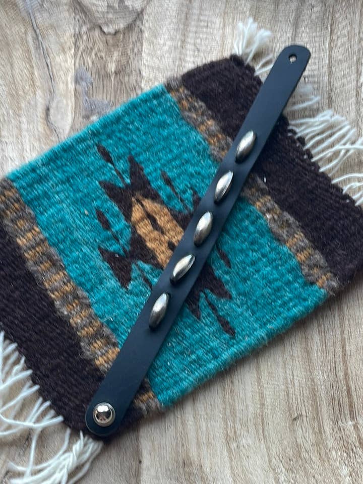 Handgjort svart läderarmband för wholesale av Nizhonitradersllc