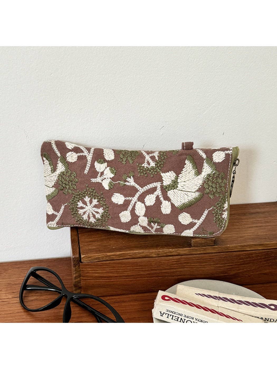 Funkyrel® Atzbranding Limited – wholesale Make-up/cosmetic bag – Cosbai - Embroidered Zipper Makeup Pouch1