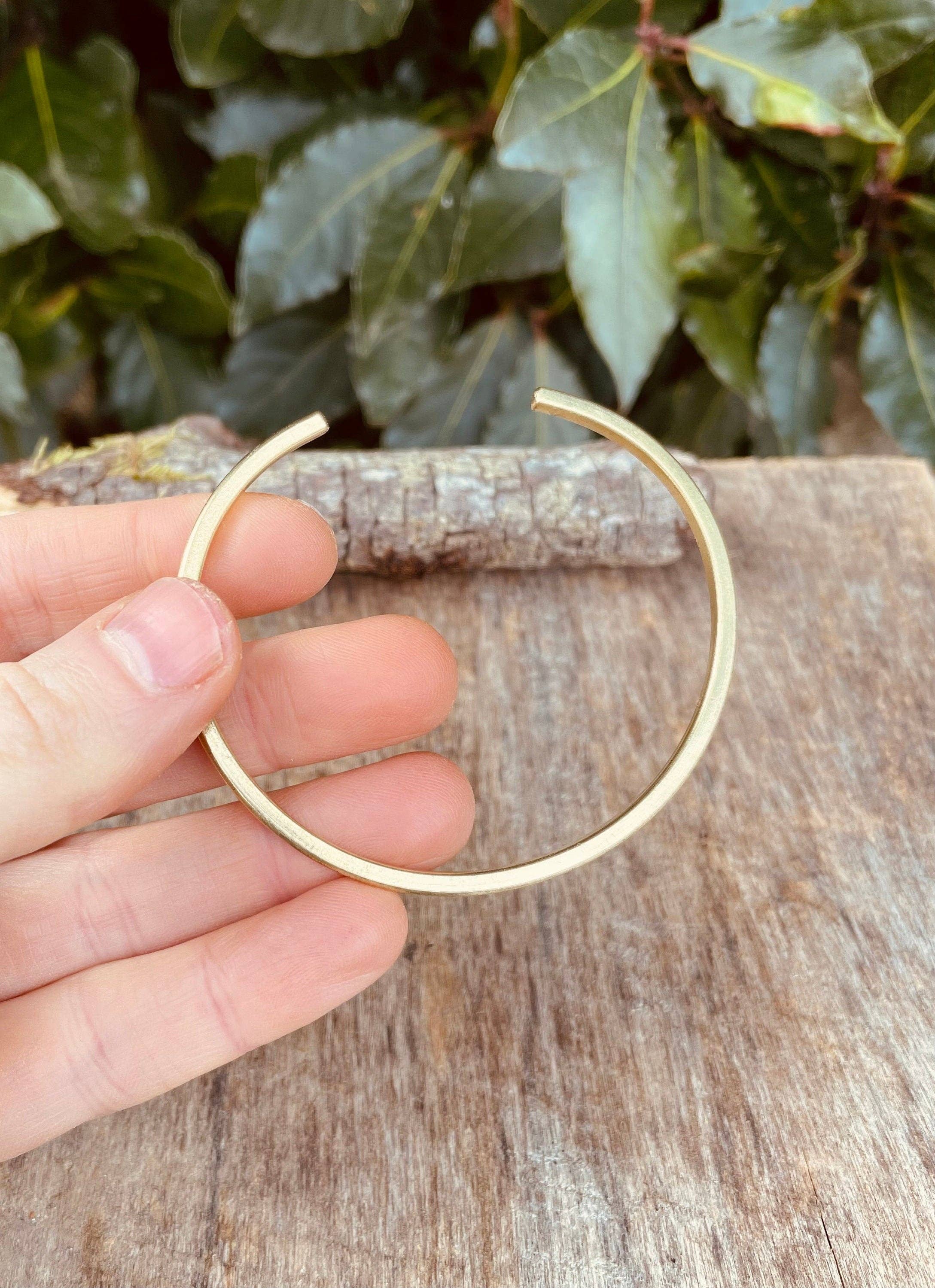 Kaali Boutique – wholesale Bangle bracelet – Minimalist Gold Bracelet / Simple / Bangle / Boho / Ethnic / Rustic / Bohemian / Dainty / Gypsy / Jewellery / adjustable2