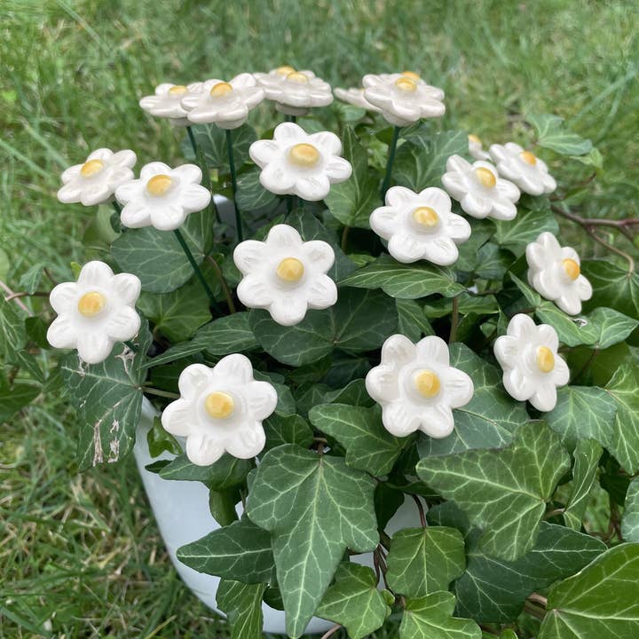 Pannonhem AB. - Wholesale Garden/Lawn Stake - Ceramic Strawberry Blossom,Plant stake5