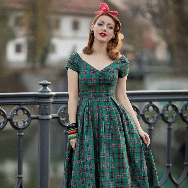 Vestido Rodado Lily Verde Xadrez com Ombros à Mostra por atacado de Dolly & Dotty