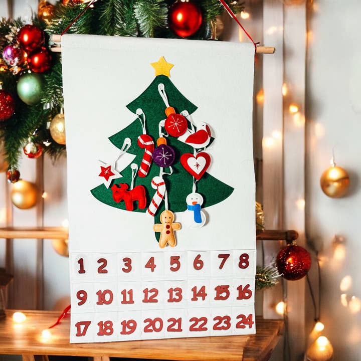 Gia Roma – Großhandel Adventskalender – Wiederverwendbarer Adventskalender aus Filz mit hängenden Plüschornamenten37