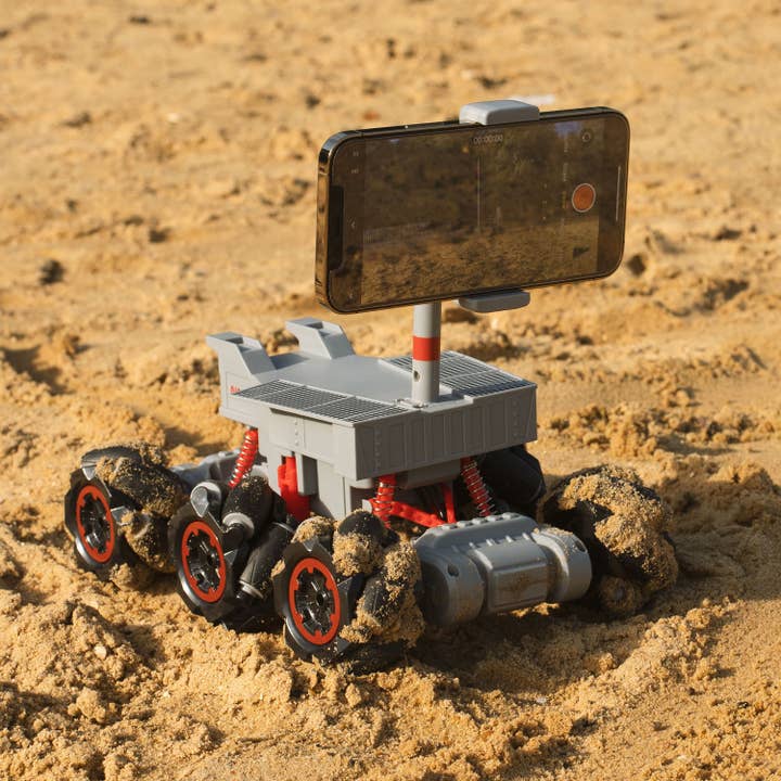 Mad Monkey GmbH - Wholesale Toy Car/Truck - Kids - NASA remote-controlled Mars rover (with smartphone holder)1