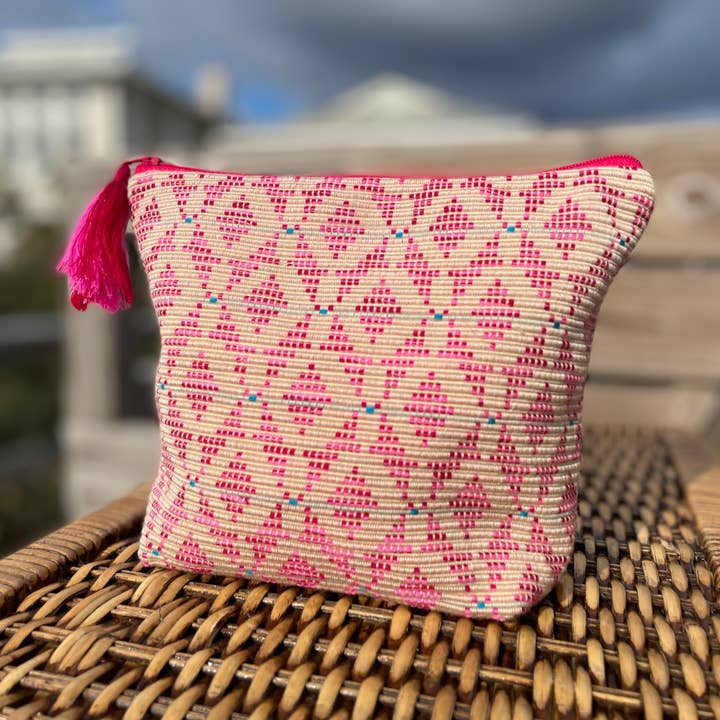 Pochette de voyage artisanale tissée à la main, trousse à cosmétiques et à maquillage pour la vente par Traveling Traders Bazaar