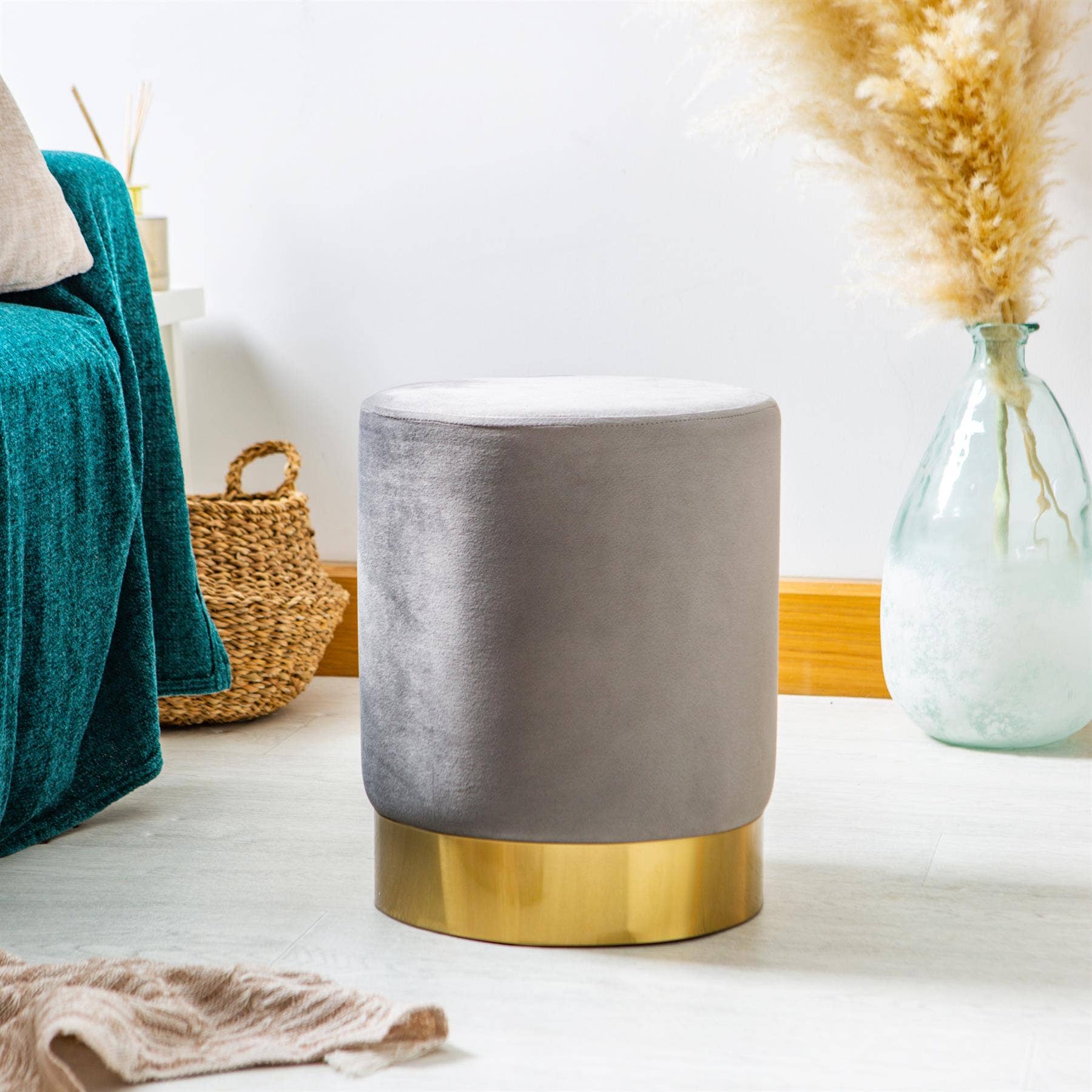 Rinkit Ltd – Großhandel Hocker – Runder samtbezogener Hocker als Fußbank – 29 cm Durchmesser x 36 cm Höhe – von Harbour Housewares9