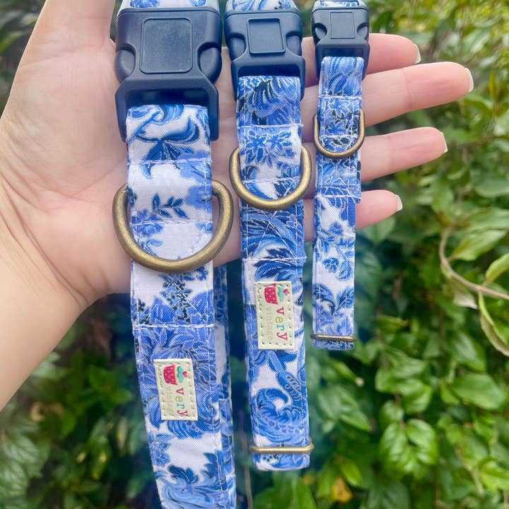 Very Vintage Designs - Wholesale Pet collar – Cat/dog - Blue Dog Collar Floral Vintage Style Royalcore Handmade USA1