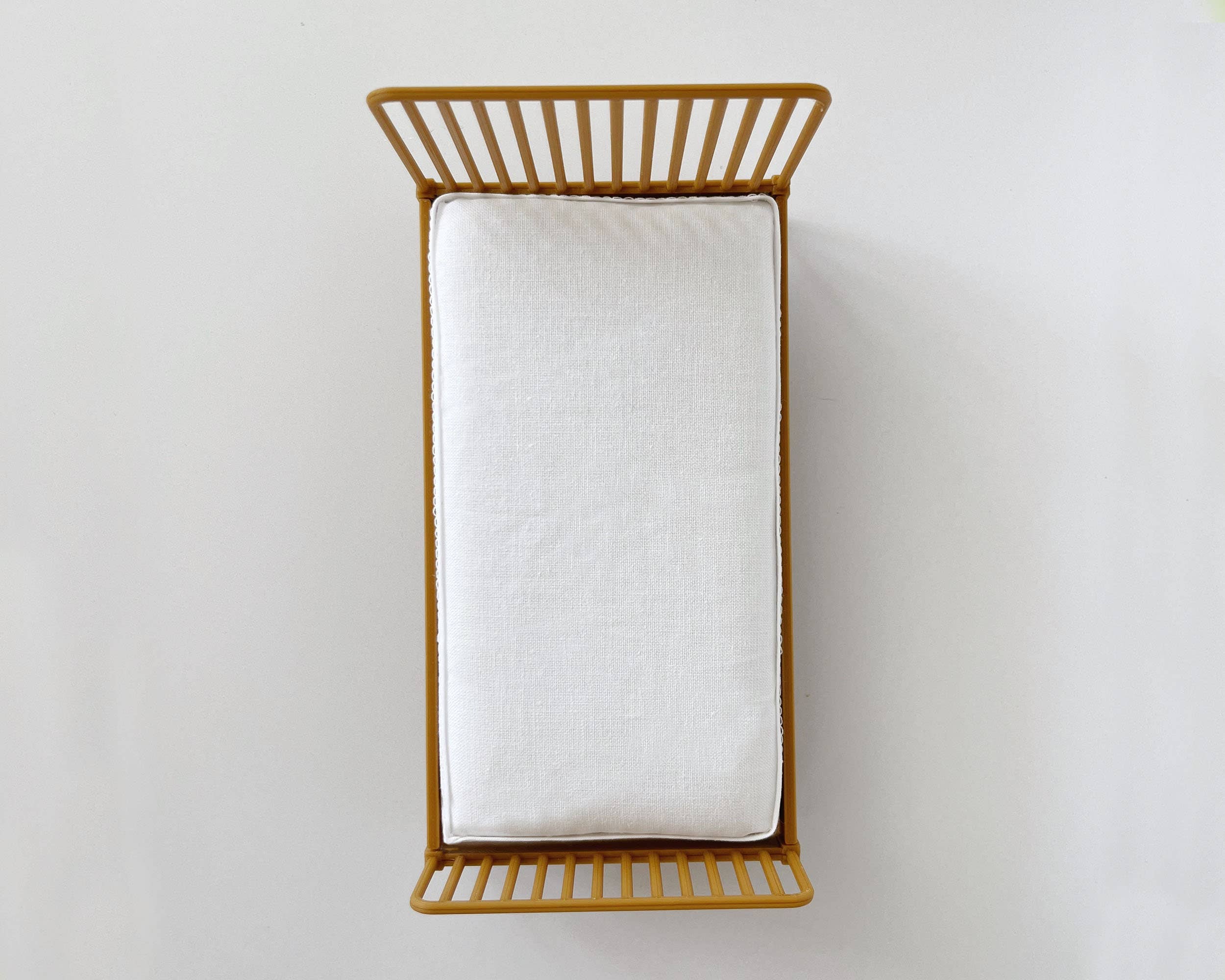 Miniette - Vente Accessoire de poupée – enfant - Lit miniature pour maison de poupée avec lits jumeaux4