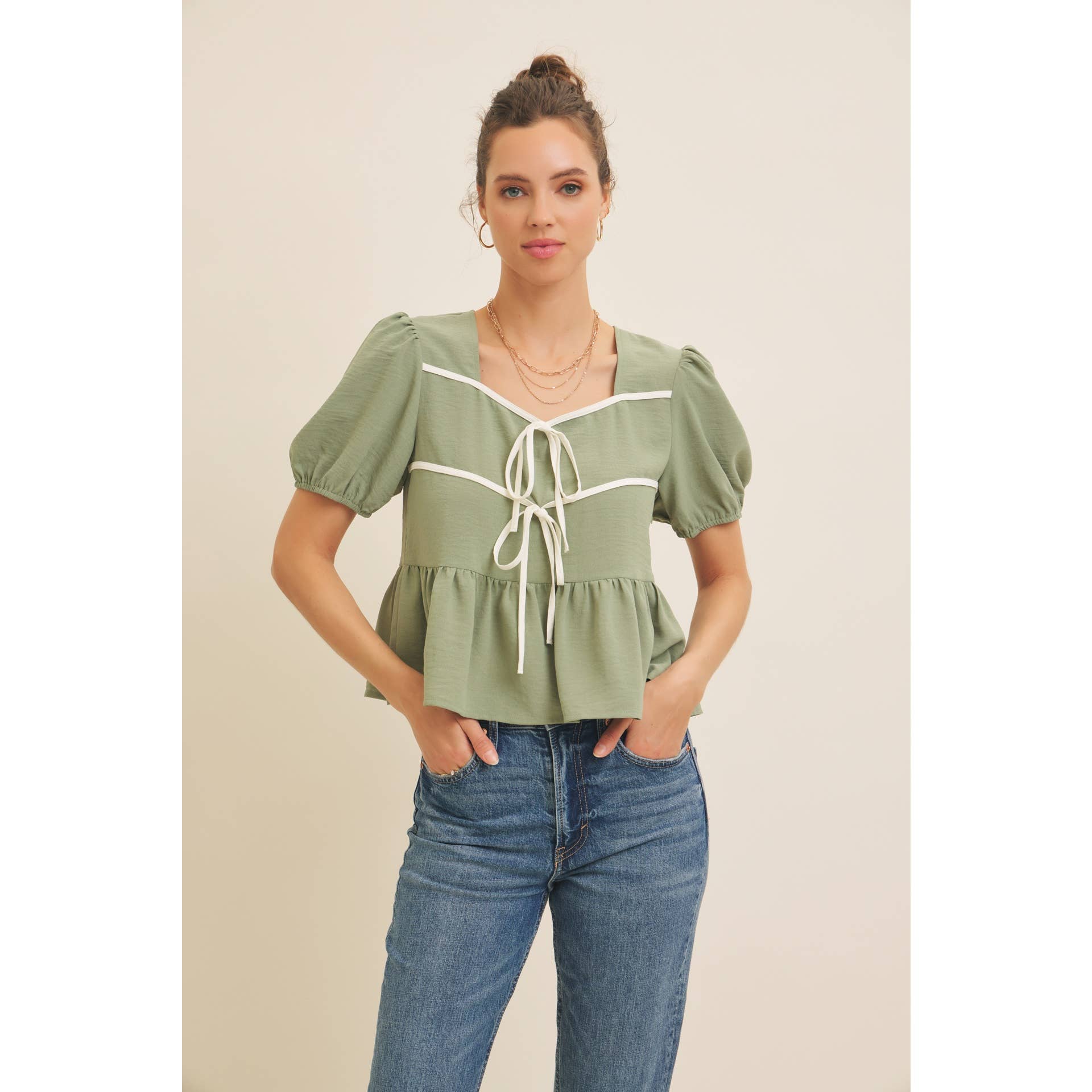in february - Vente Chemisier – femme - BLOUSE BABYDOLL CHARMANTE AVEC NŒUDS CONTRASTÉS19