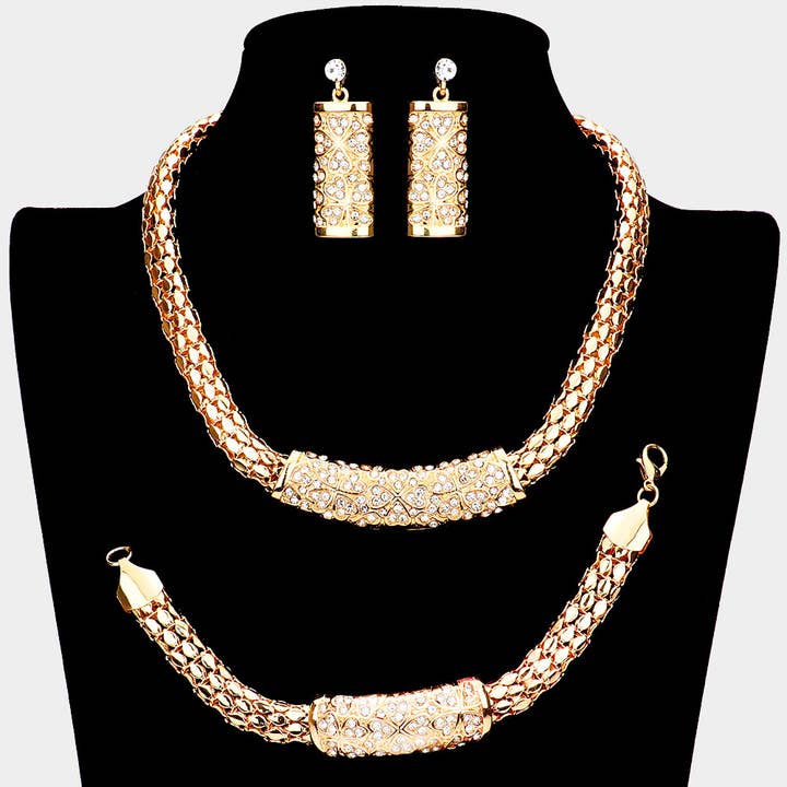 Ensemble de bijoux collier à détails trèfle orné de strass 3PCS pour la vente par Sensibling Corp.
