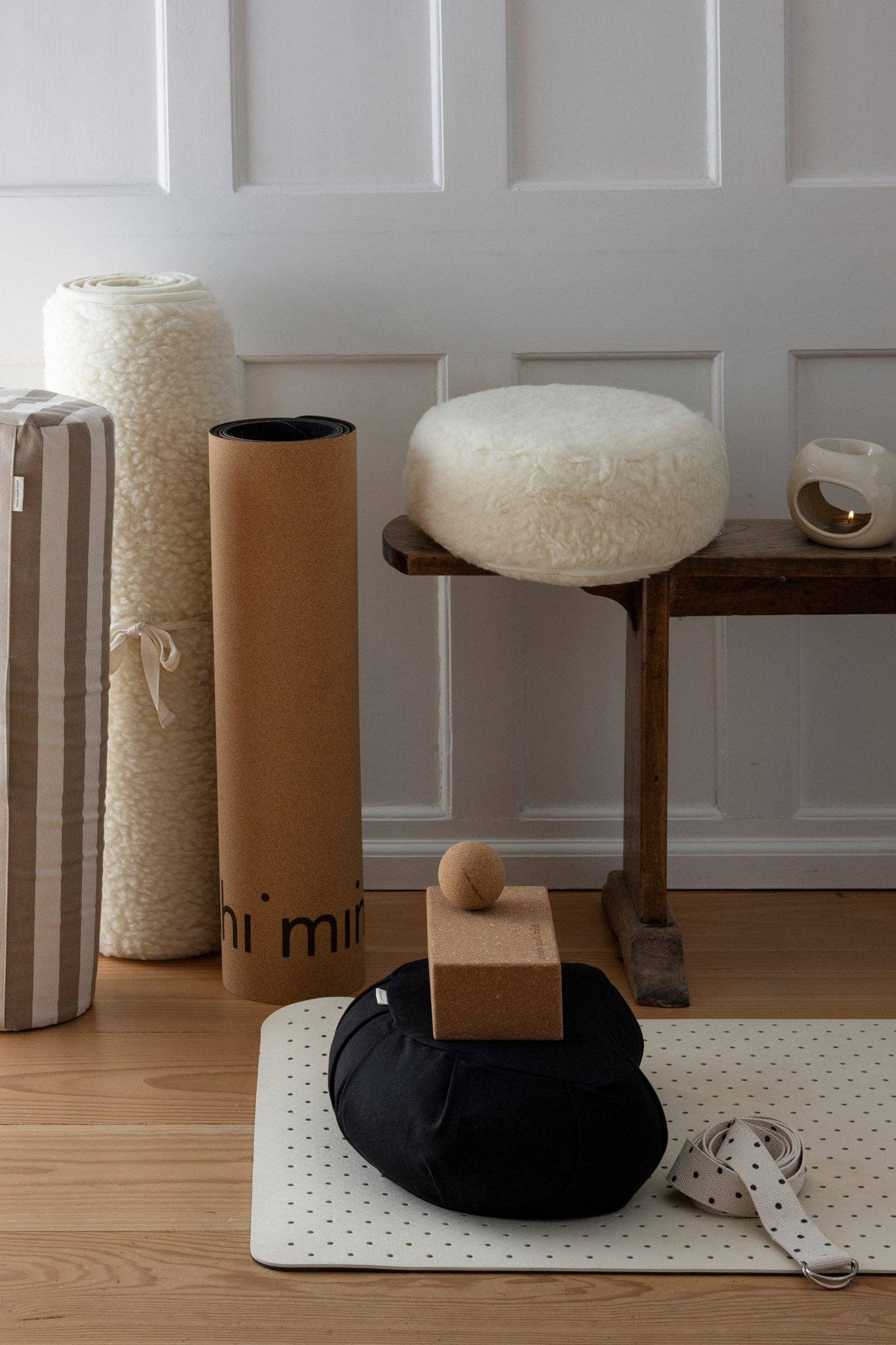 moshi moshi mind - Wholesale Yoga Mat - dotted signature mat2