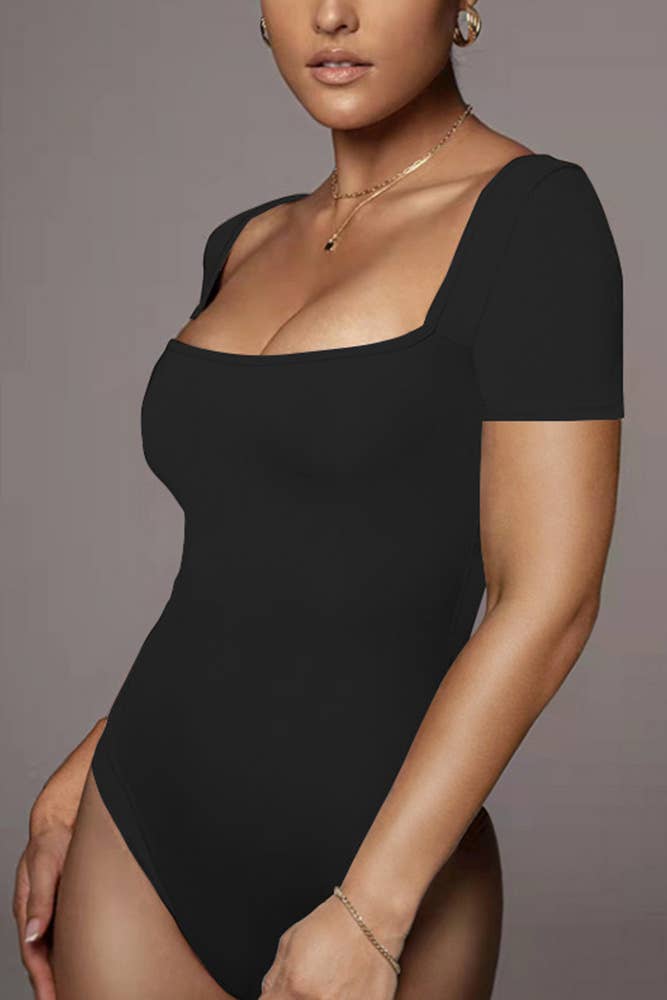 UNISHE - Venta al por mayor Body - Mujer - Body liso con cuello cuadrado y manga corta ZZKF8751