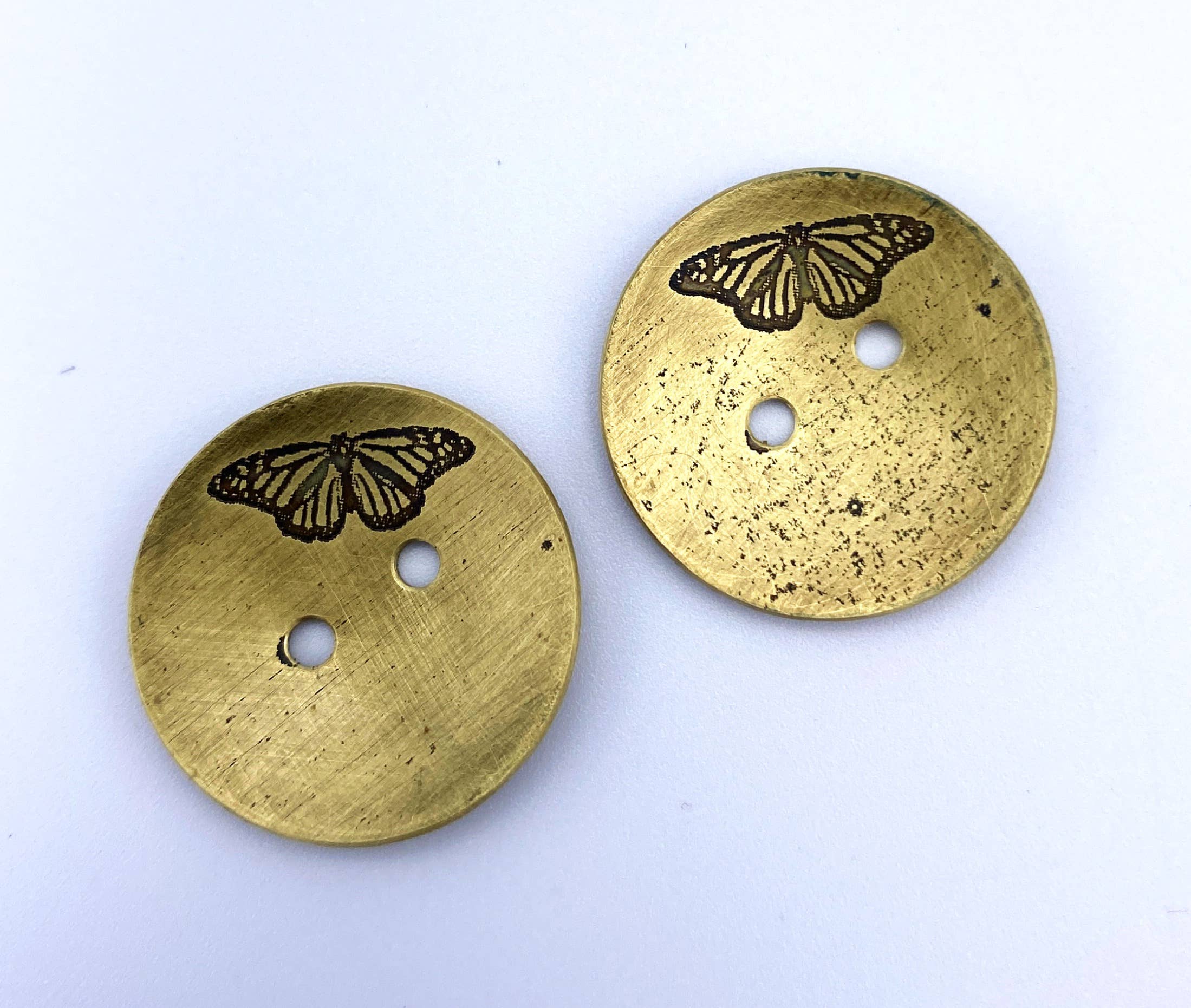 Wandering Dog Metal Art - Wholesale Sewing Button/Snap - Handmade Metal Buttons Etched Bees Butterfly Brass Copper2