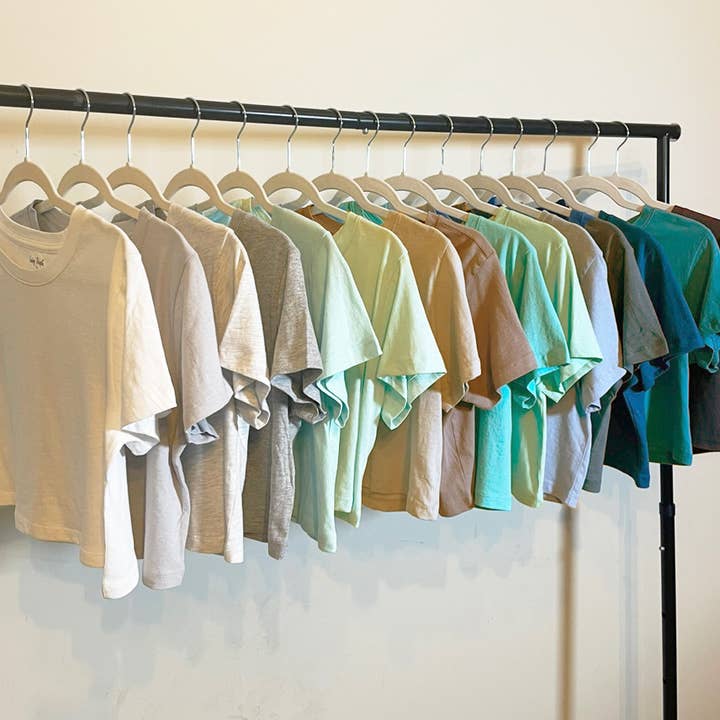 LOVING PEOPLE - Wholesale T-Shirt - Women's - Premium cotton cropped tees27