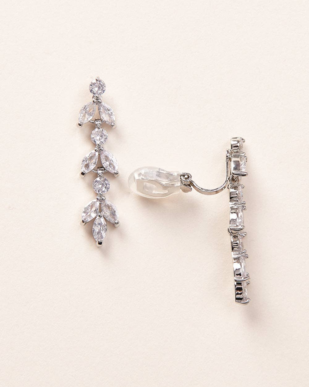 Dareth Colburn Designs - Venta al por mayor Pendientes colgantes - Pendientes Sydney Floral CZ4