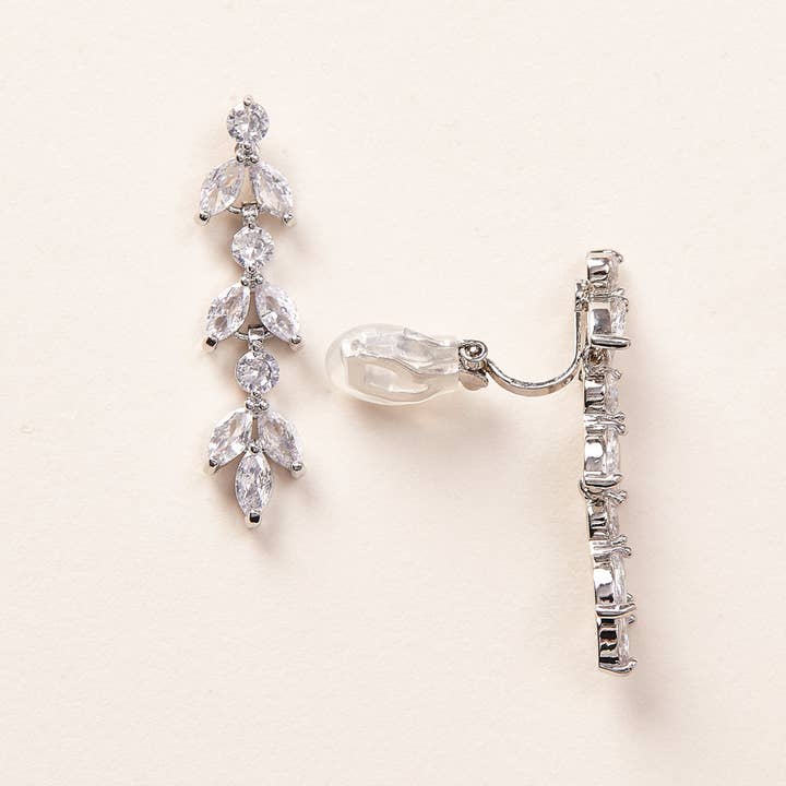 Dareth Colburn Designs - Venta al por mayor Pendientes colgantes - Pendientes Sydney Floral CZ4