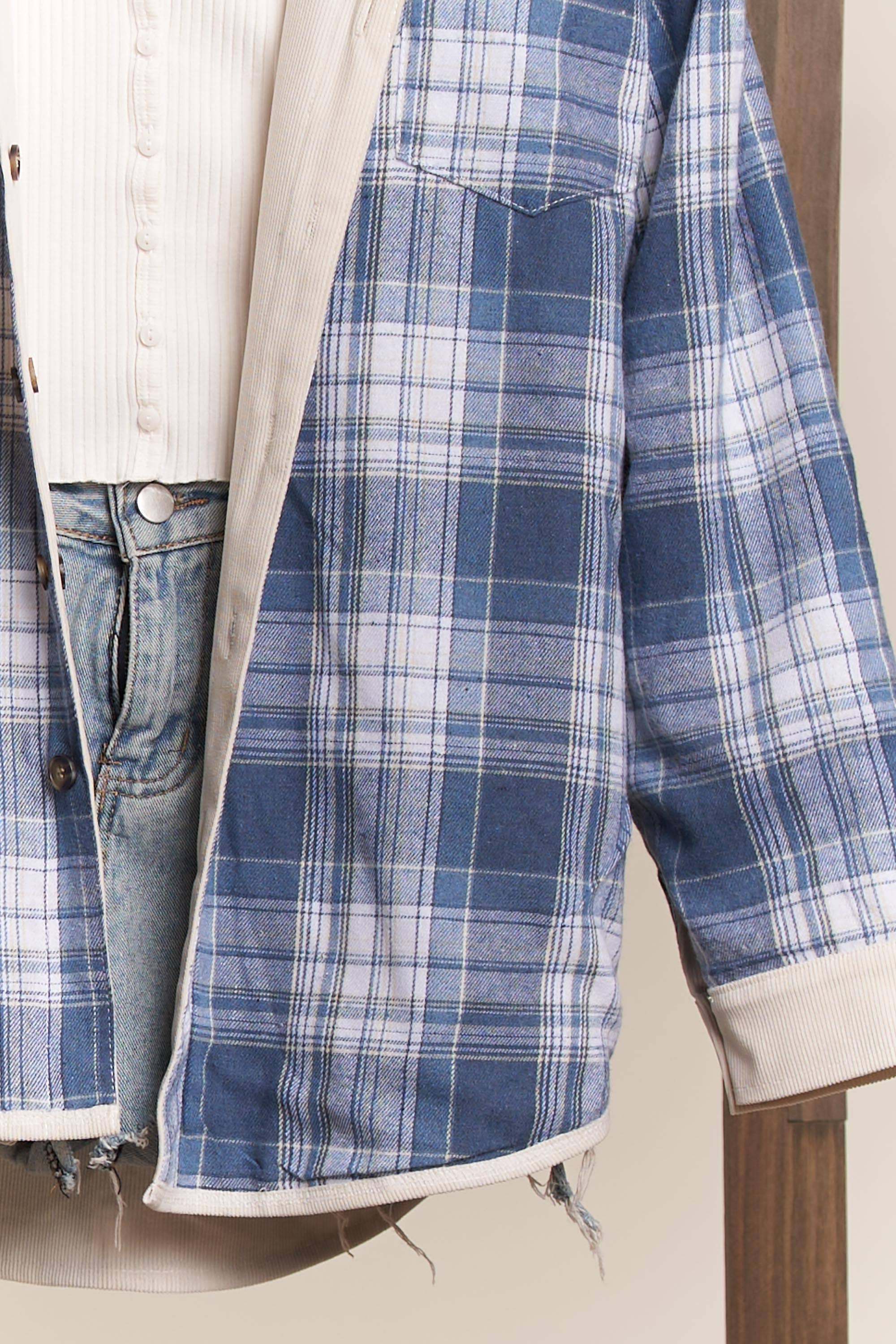 Mello. - Vente Chemise à col boutonné – femme - Chemise boutonnée réversible en velours côtelé et à carreaux3