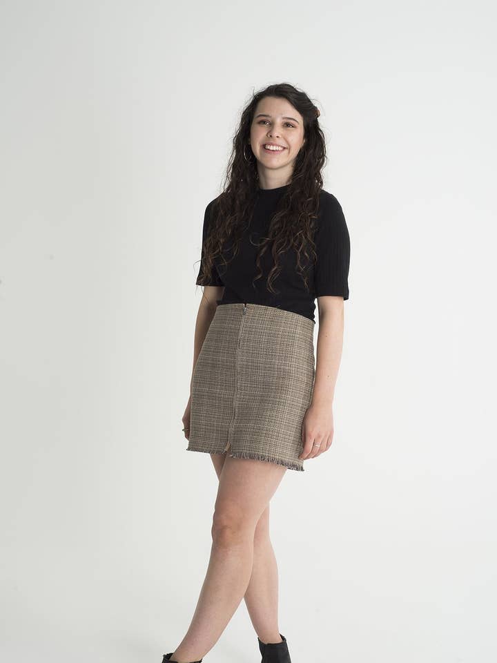 Hilda - Mini nederdel til kvinder, Vævet for engroshandel hos Madia & Matilda